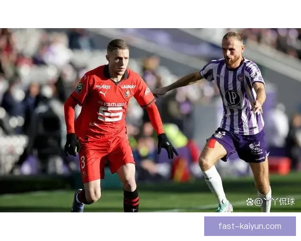 雷恩主帅风格引发关注，球队表现持续提升展现竞争力